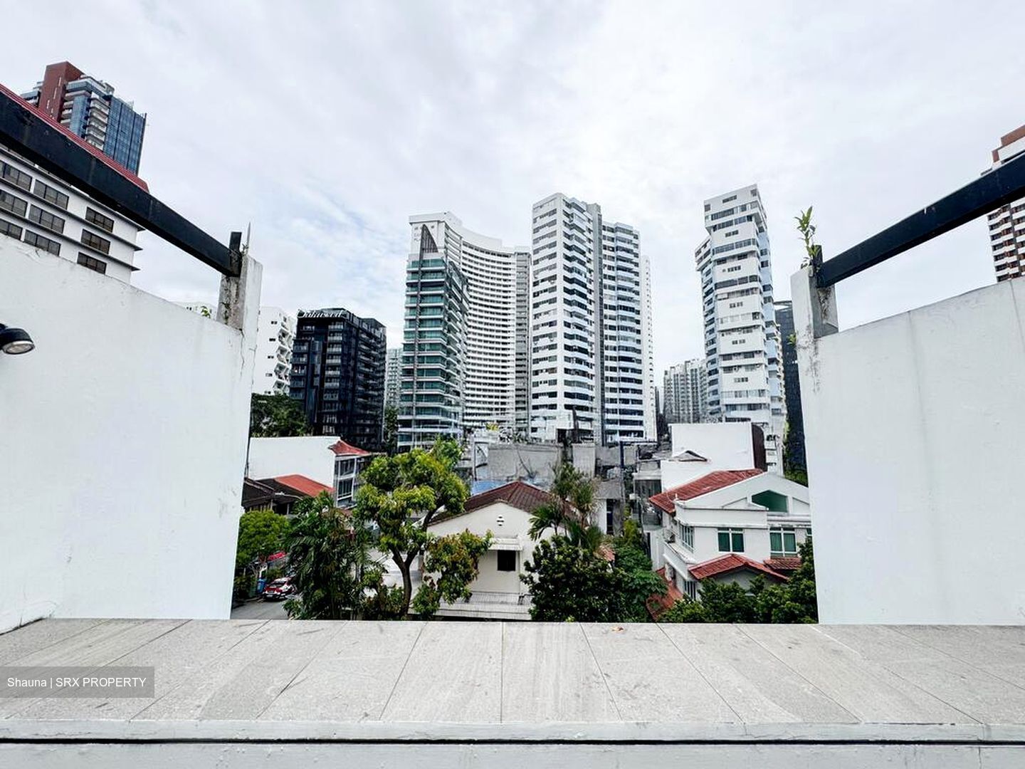 Cairnhill Road (D9), Terrace #495515011